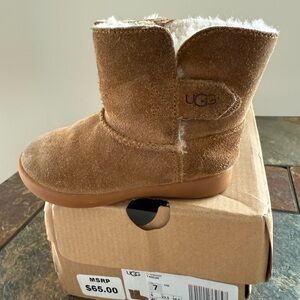 UGG Tan Shearling Ankle Boots size 7 toddler girl
